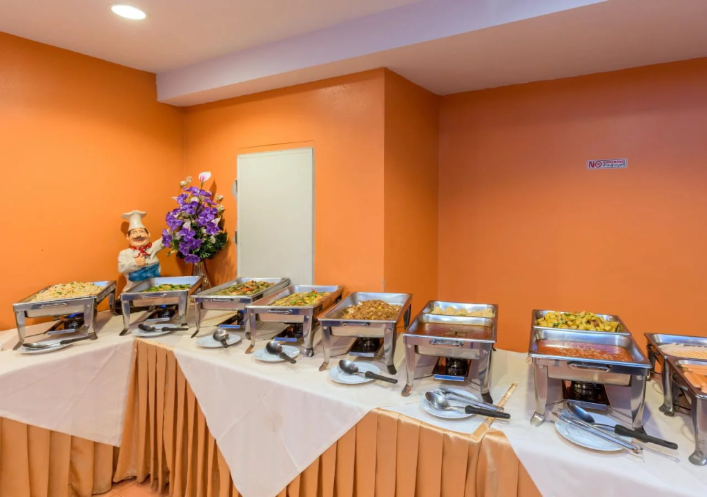 Chaiyapruek Suites