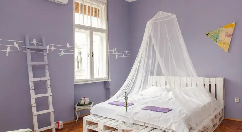 Hostel Yolostel