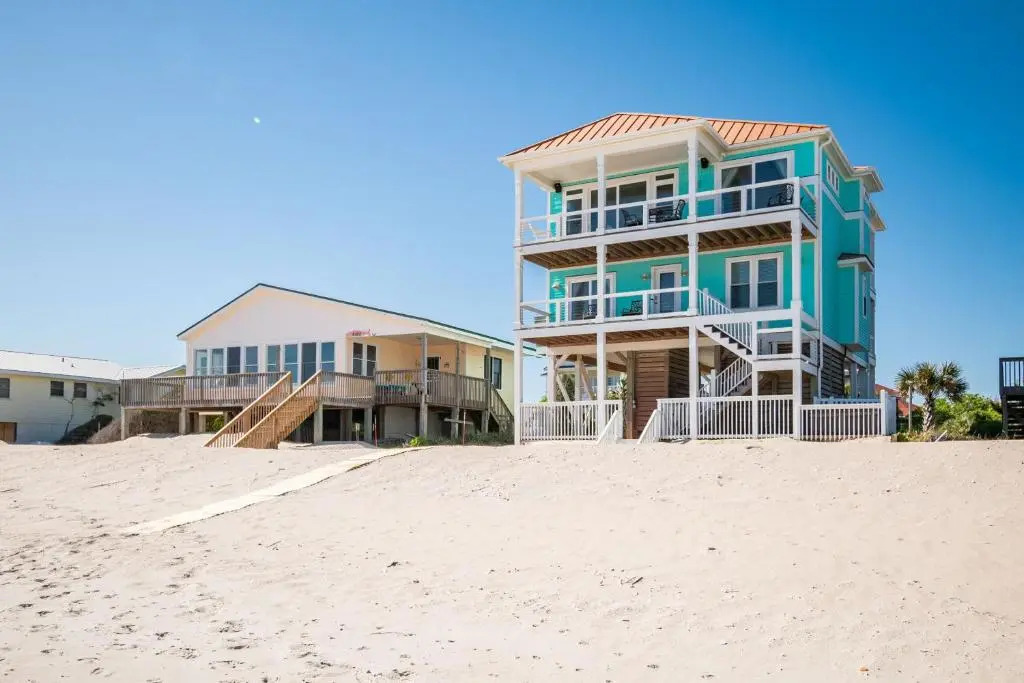 The Salty Dog by Oak Island Accommodations