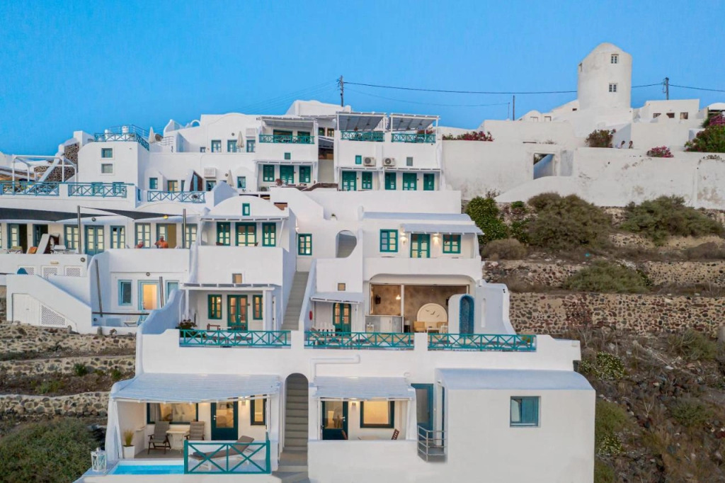 Afroessa Hotel by Caldera Houses