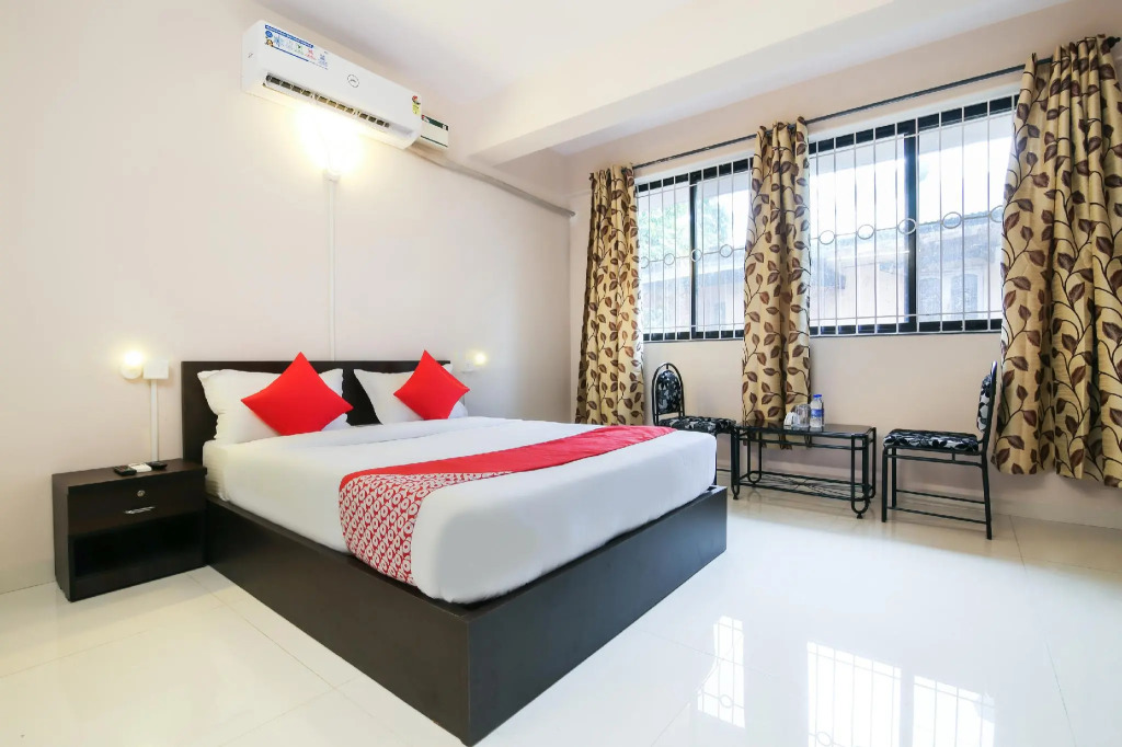 OYO 43615 Hotel Sunshine