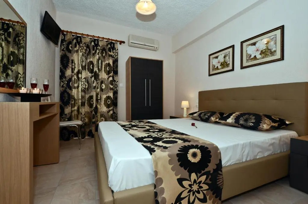 Oasis Deluxe Apartments