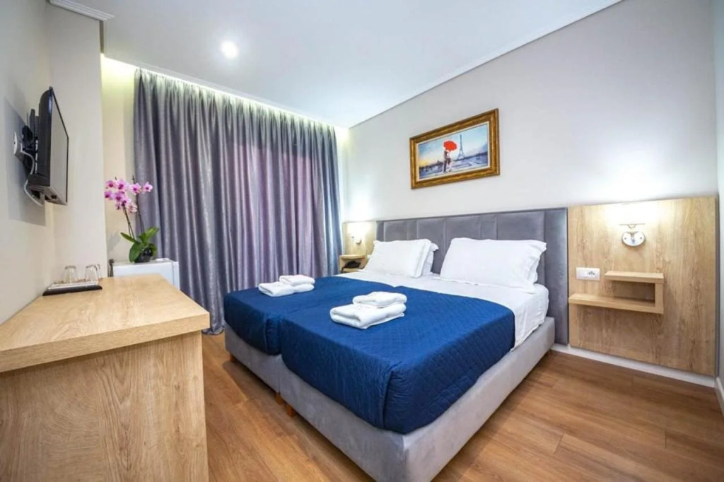 Class Hotel