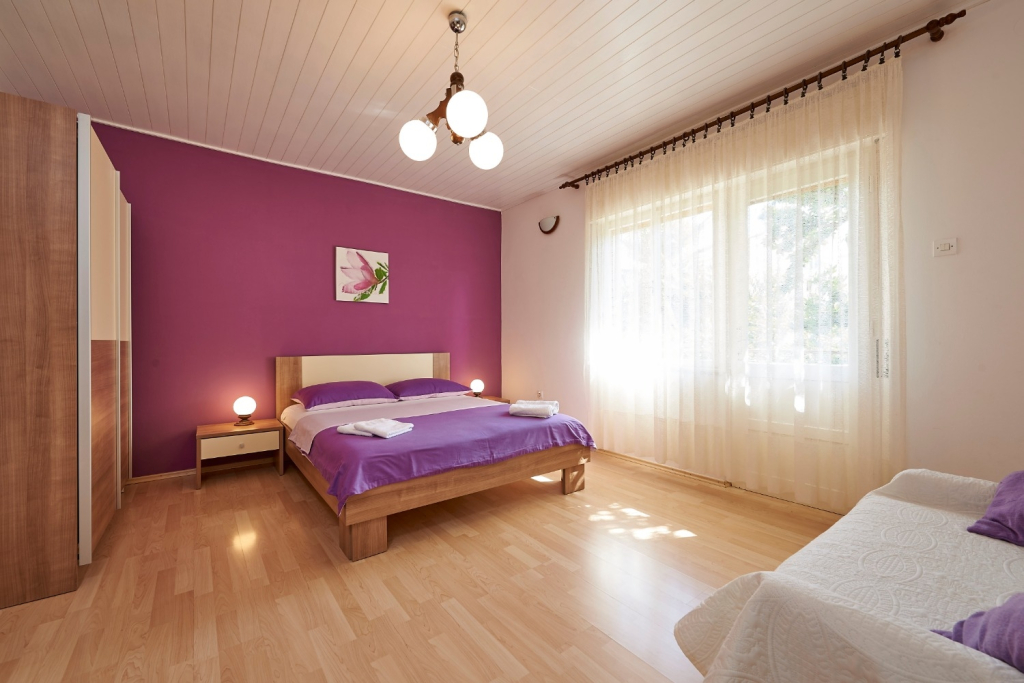 Apartment Ivo - with garden: A1 Trogir, Riviera Trogir