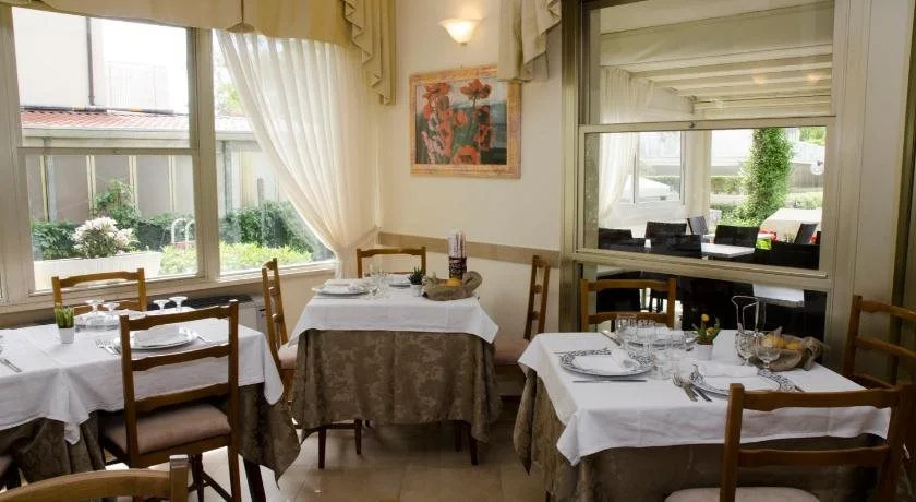 Hotel Consul