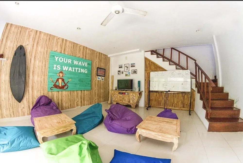 Monkey Surfcamp Bali Guesthouse