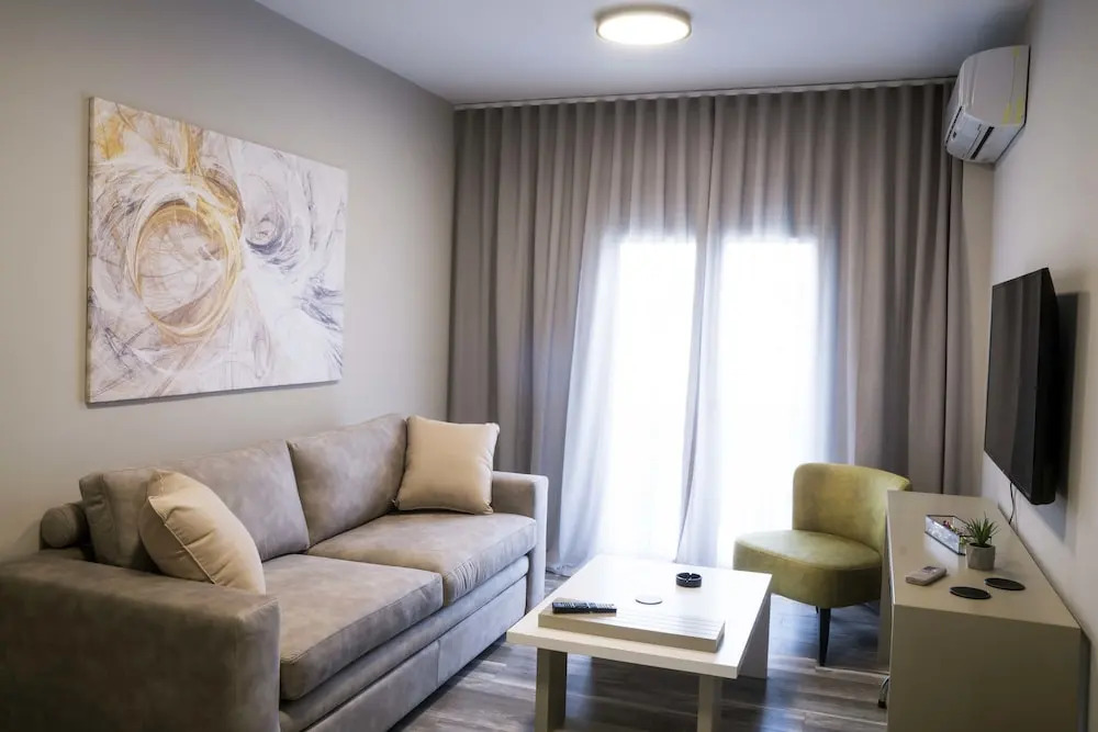 Athens apartment near museum