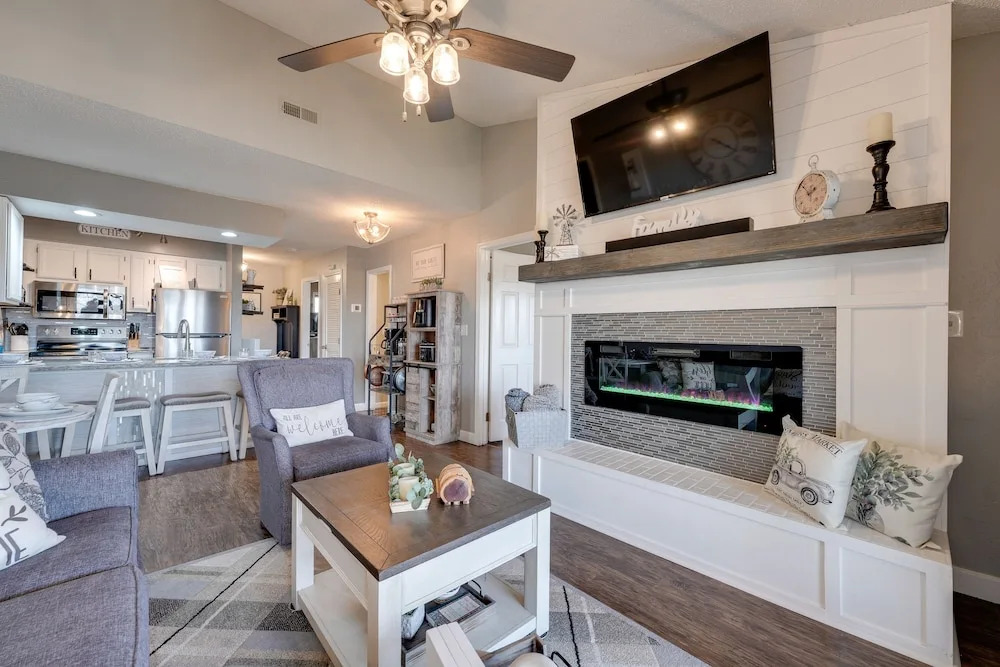 Branson West Condo ~ 1 Mi to Silver Dollar City!