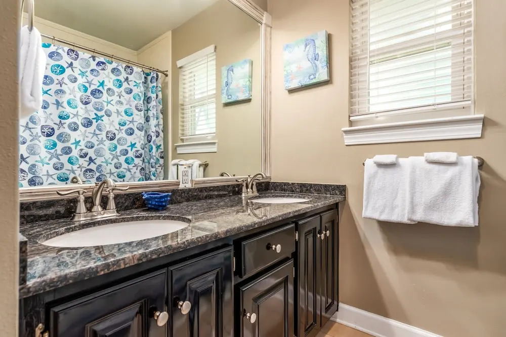 Chele's Bayside Cottage - 2304 Island Shores Dr 4 Bedroom Home by RedAwning