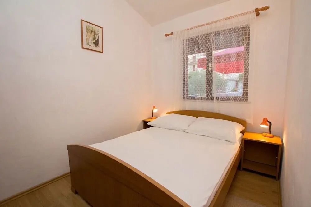 David - 20m From the Beach With Parking - A4