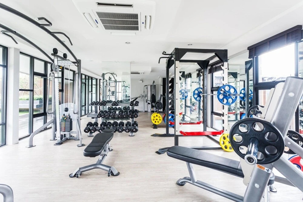 6Av 705 - Luxury Condo in Surin Beach Rooftop bar Pool and gym