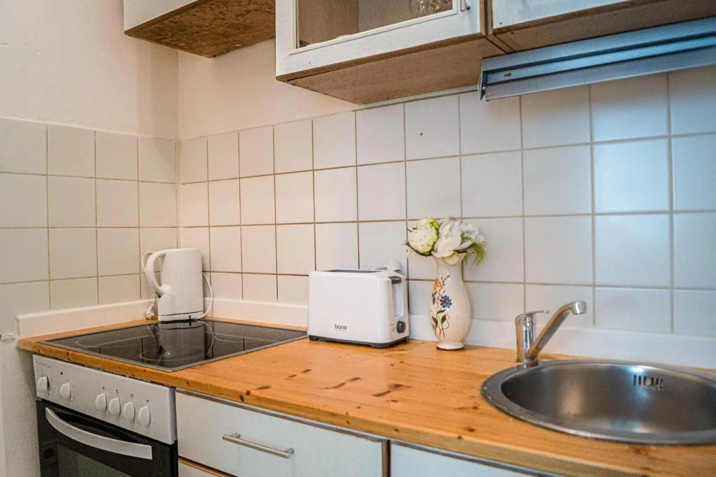 Lovely 2 Apartments - Suitable for Long Stays