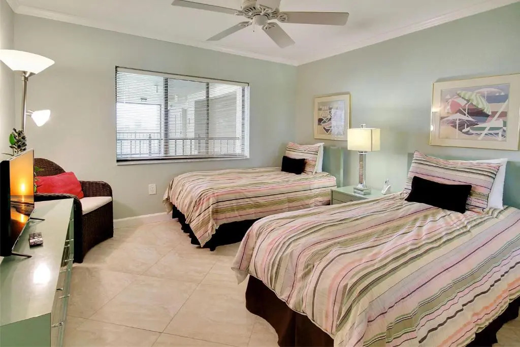 Land's End 11-406 Beach Front - Premier