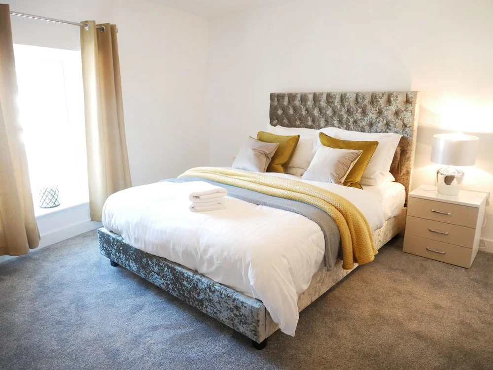 The Courtyard, 4 - Bed, Sleeps 6, Pets Welcome