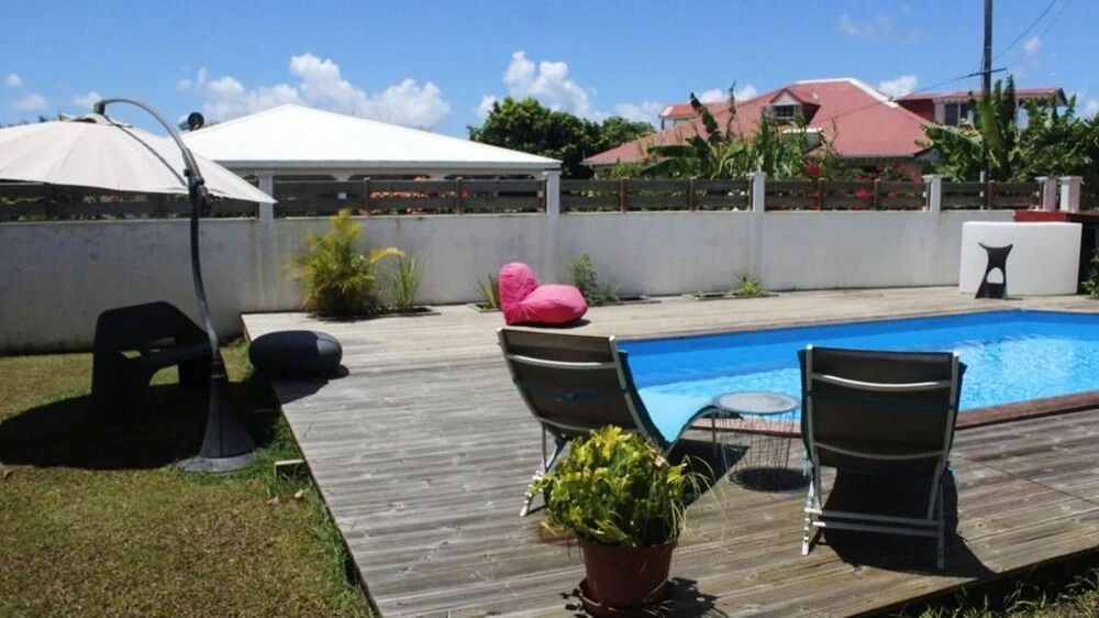 Studio in Baie Mahault , with Pool Access, Enclosed Garden And Wifi - 12 Km From the Beach