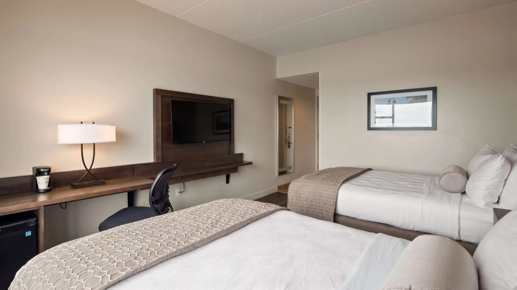 Best Western Plus Coastline Inn
