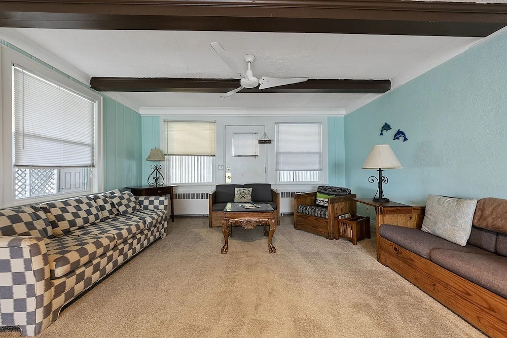 Water Front Delight On The Bay 3 Bedroom Home by RedAwning