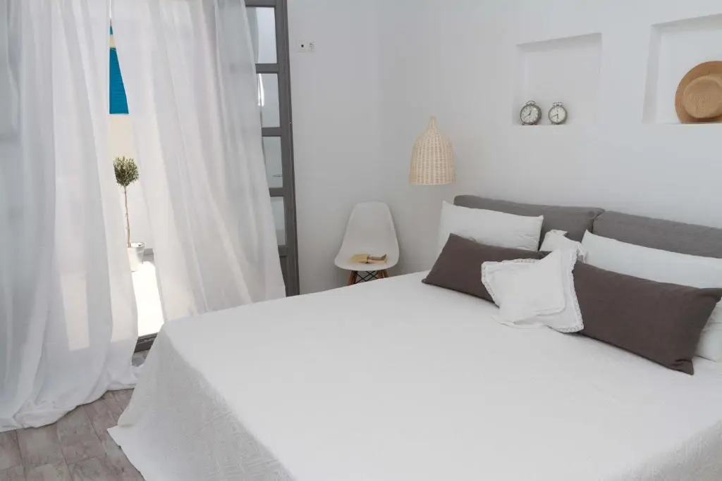 Enosis Apartments - Alia Beach House