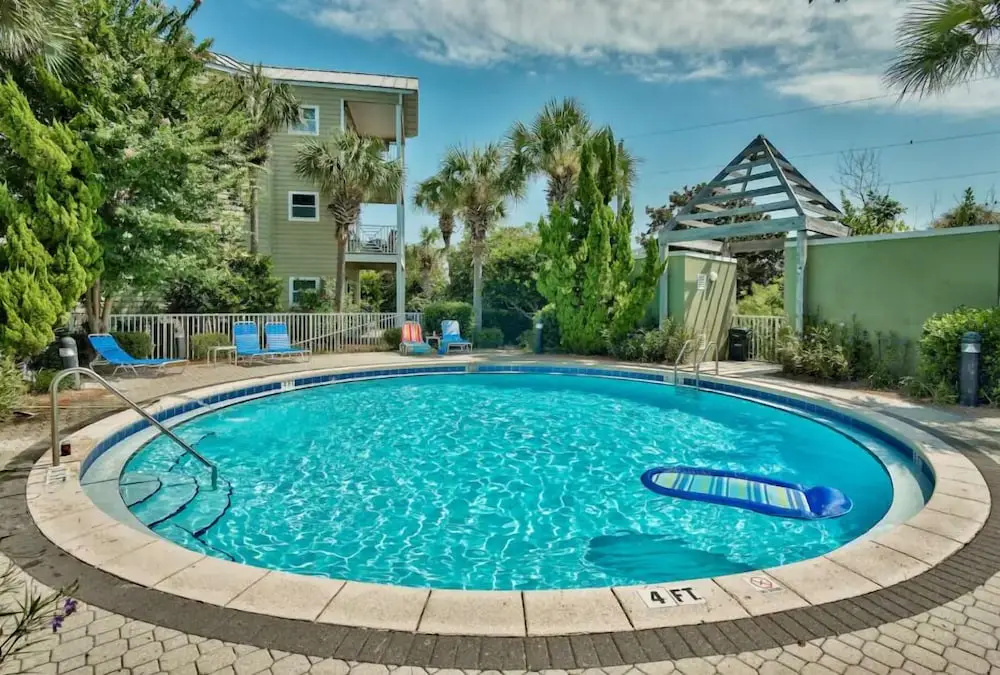 Beach Pointe 203
