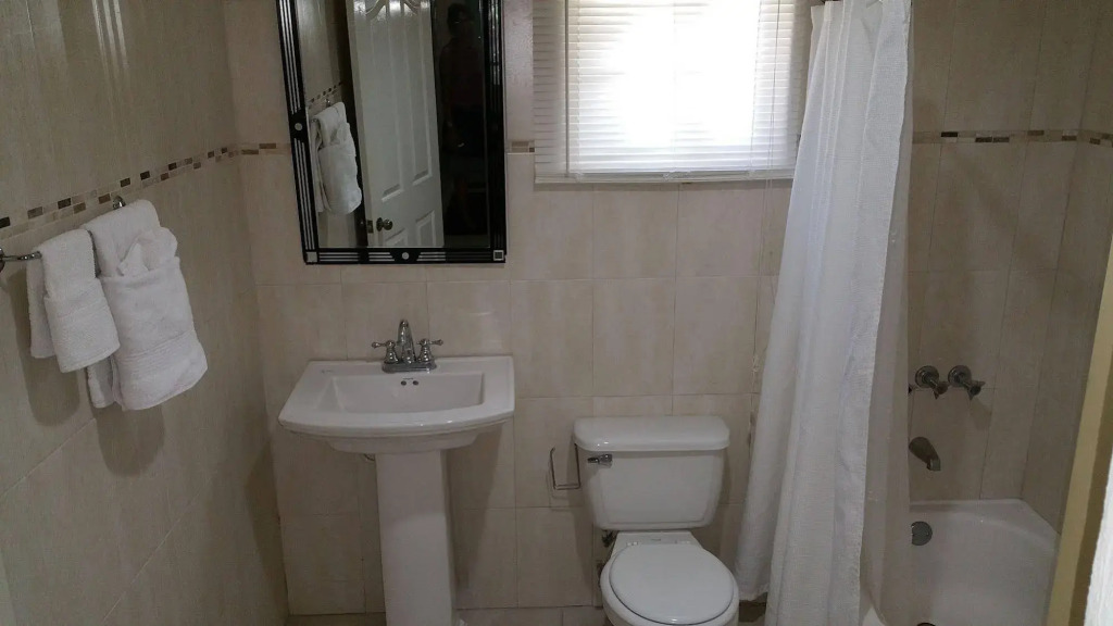 New Kingston Guest Apartments @ Donhead