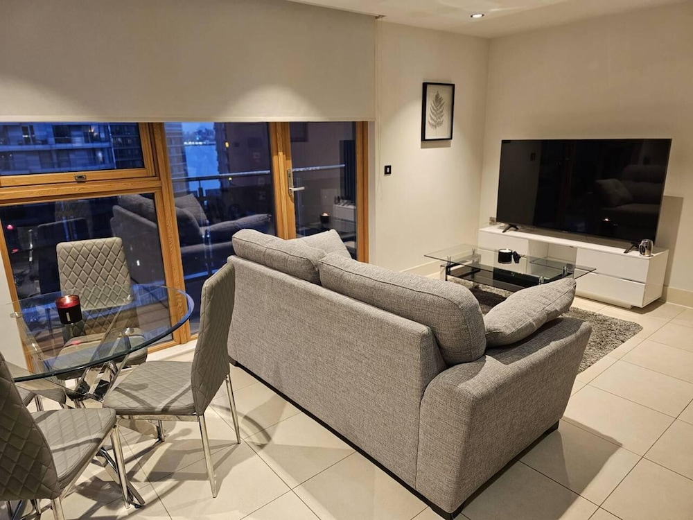 Canary Wharf Skyline Retreat