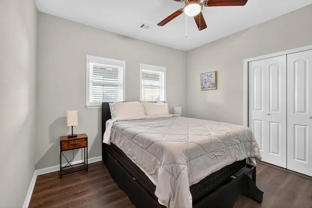 Spacious 3br Mozley Park Home With Fenced Yard 3 Bedroom Home