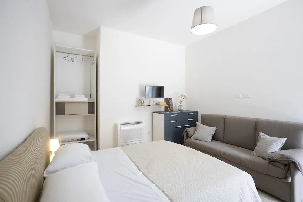 MA RI Apartments