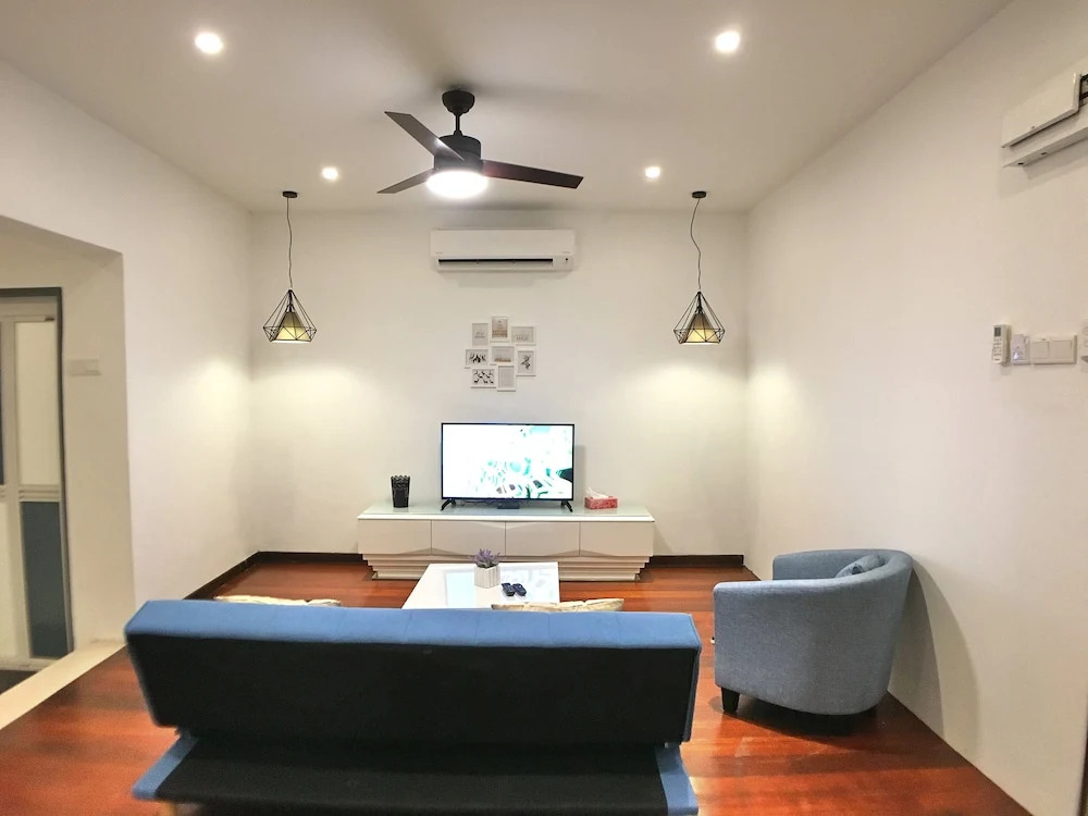 iBook8 Superior 1 Bedroom Gurney Suites  by iBook Homestay