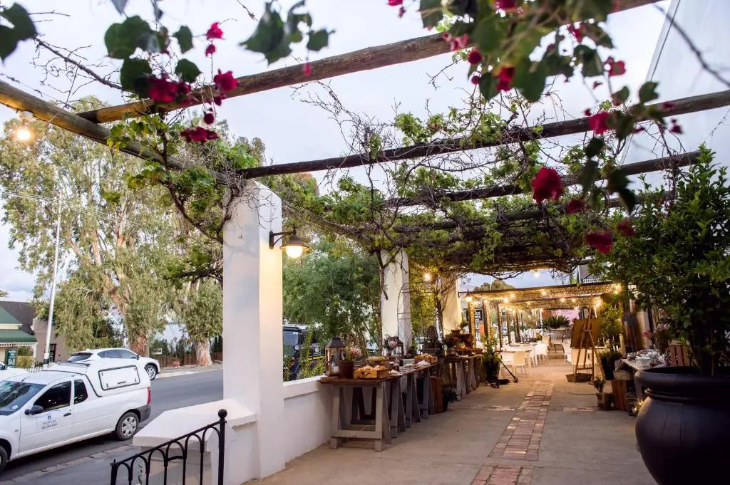 Swartberg Hotel, Cork Tree Collection