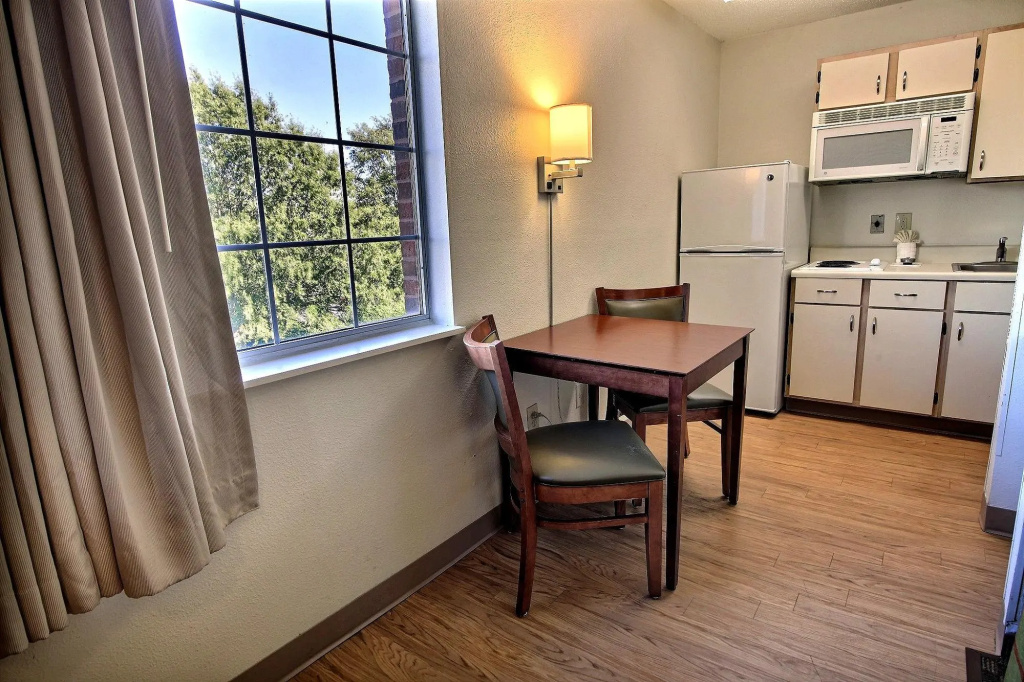 InTown Suites Extended Stay Chesapeake VA - I-64 Crossways Blvd