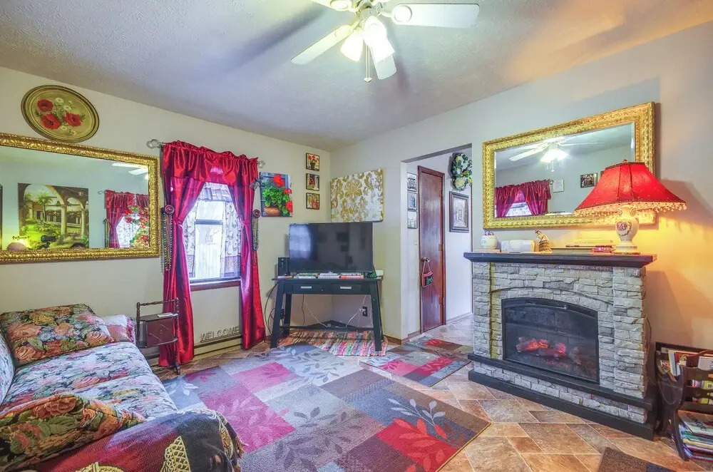 Walk to Dtwn: New Orleans-themed Lebanon Cottage