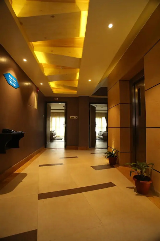 Kings Hotel Rajkuti