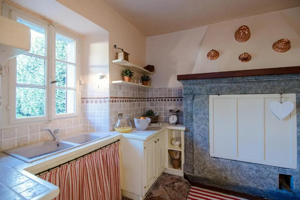 Charming House Bice - by MyHomeInComo