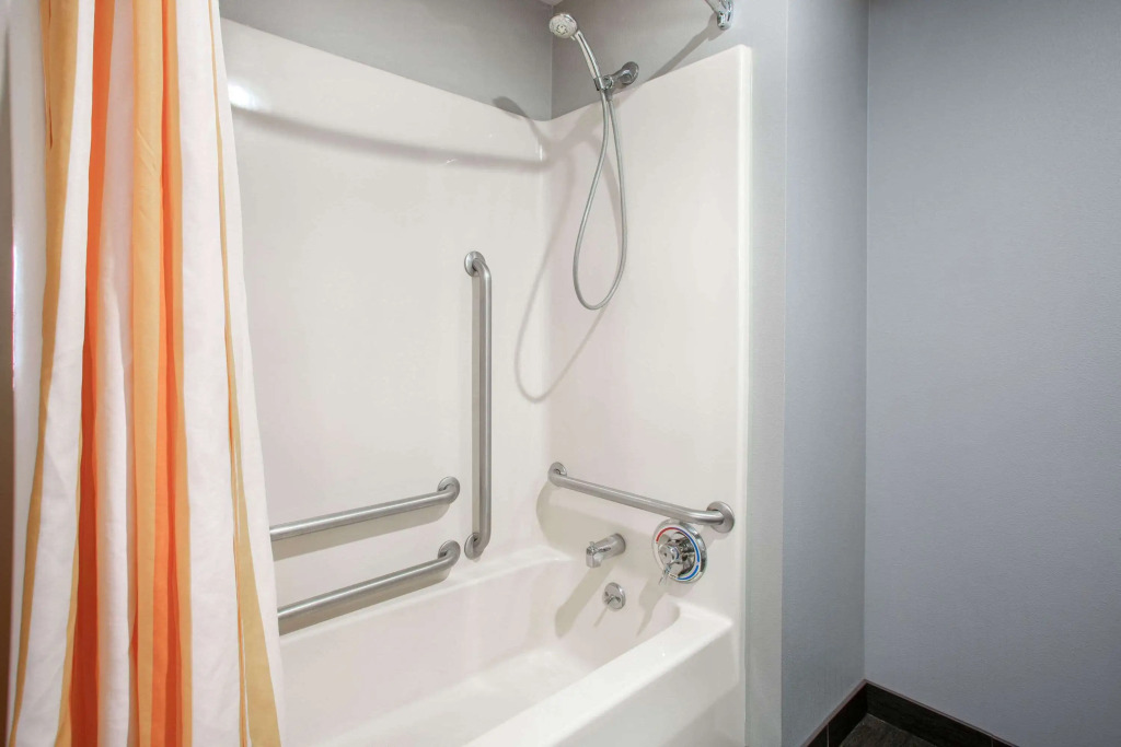 La Quinta Inn & Suites by Wyndham St Louis Hazelwood North