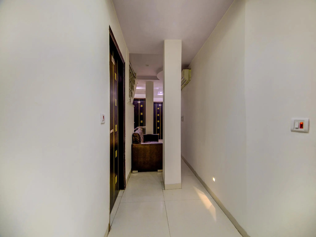 OYO 35359 Hotel Victoria Dx