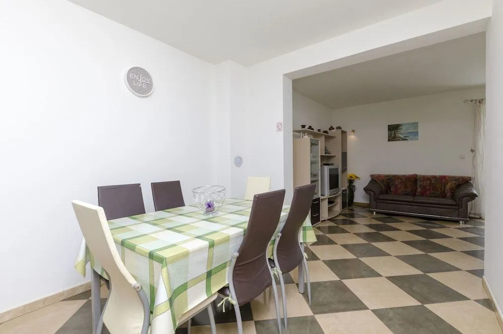 Apartments Marinko
