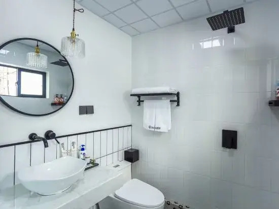 Mubai Light Luxury Hostel