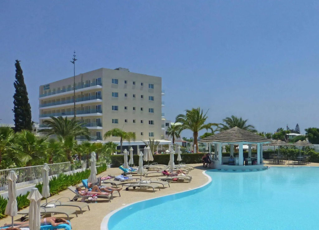 Sunrise Gardens Aparthotel