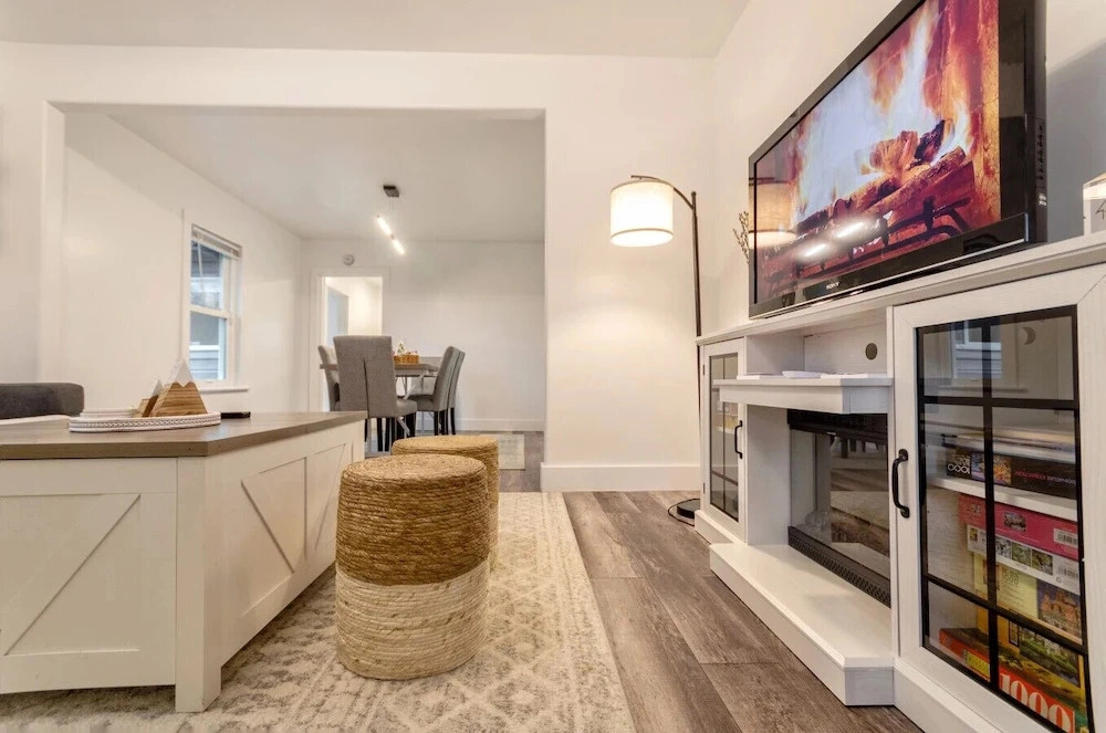 Peaceful Pet-friendly Home With Yard