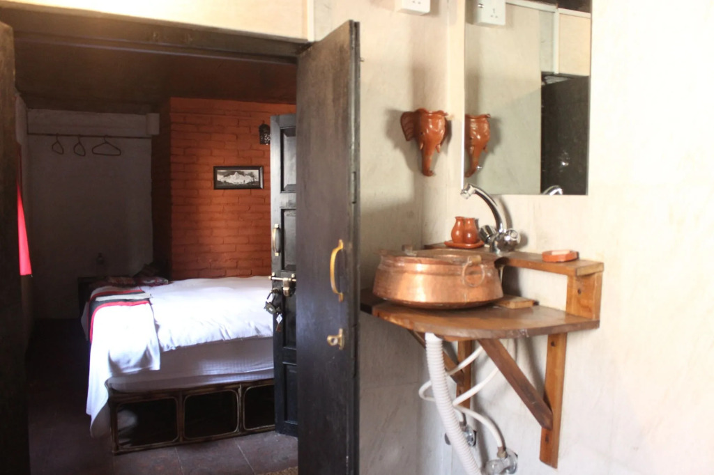 Hira Guest House