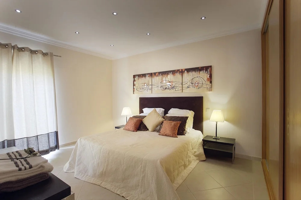 Outstanding Villa Very Well Located Near The Beach
