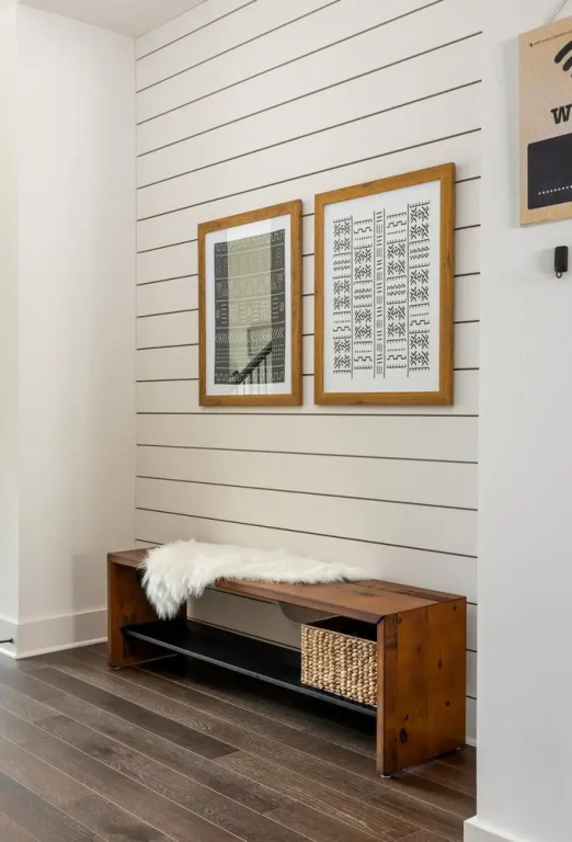 Cheerful Townhome With Garage EAV Local