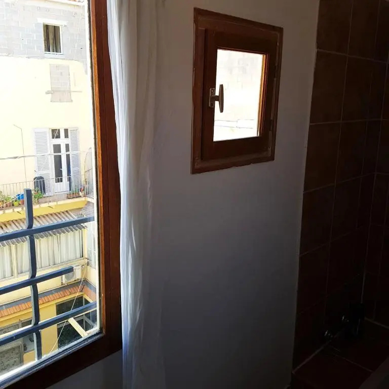 **** VERY CENTRAL Ajaccio 36 rue Fesch, cosy flat in city center pedestrian street, up to 4 people ****