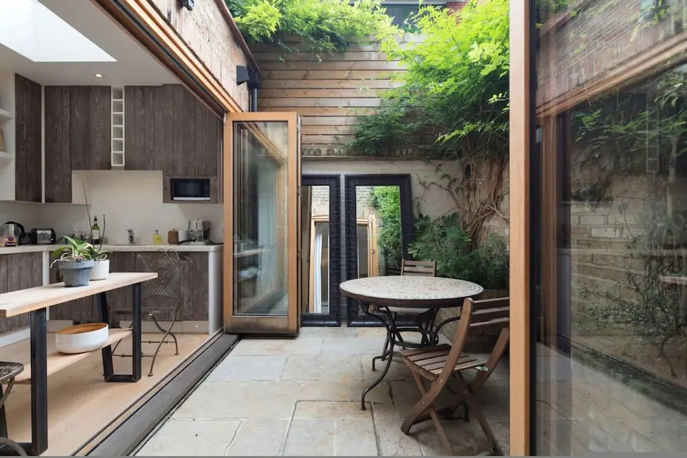 Retreat to a Stylish 1 Bedroom Flat in Chelsea