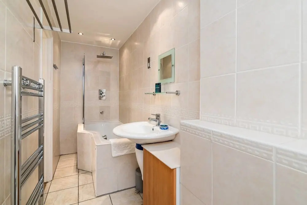 Perfect Central Location for 4 People in London