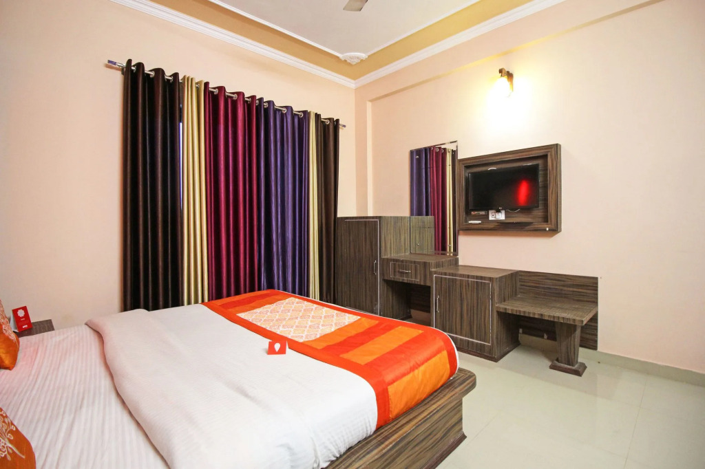 OYO 5876 Hotel KS International