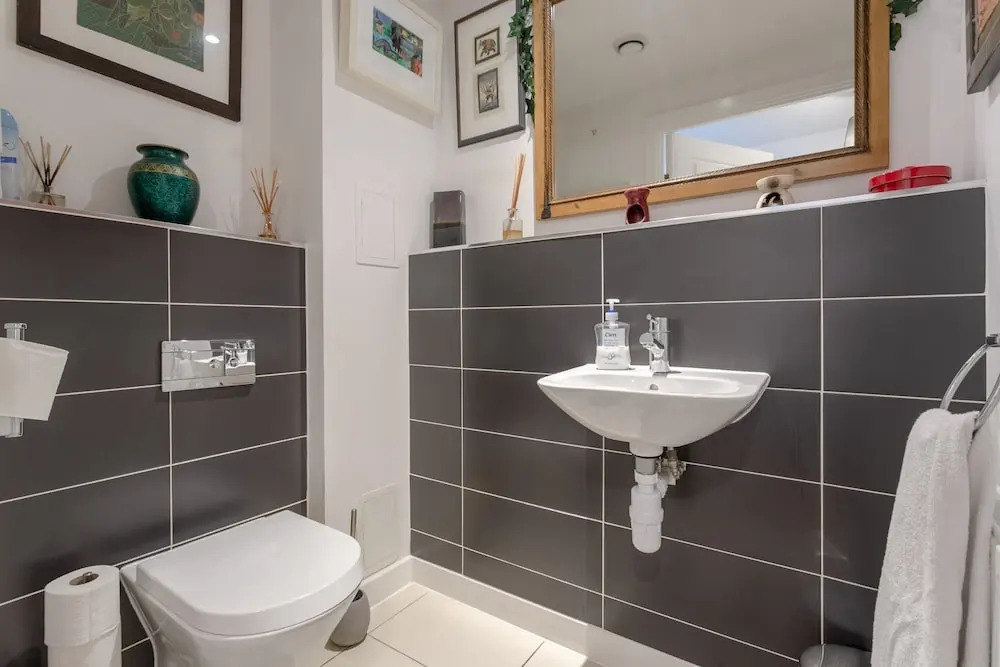 Modern 3 Bedroom Duplex Apartment in Stepney