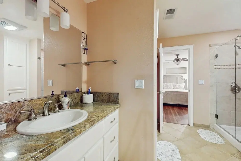 4BR Home w/ Decks & Arcade Games, Near Yosemite