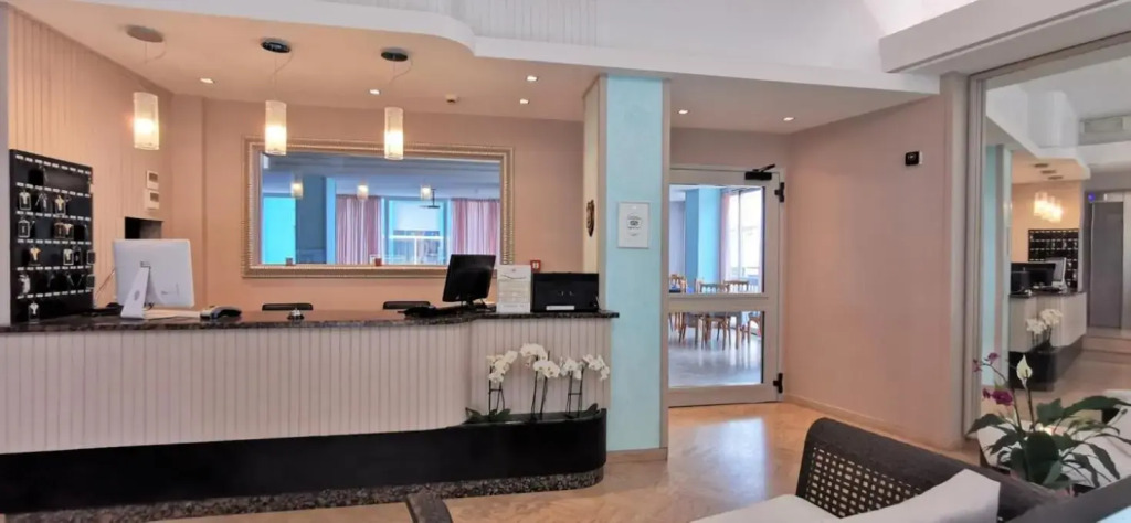 Hotel Cosmos