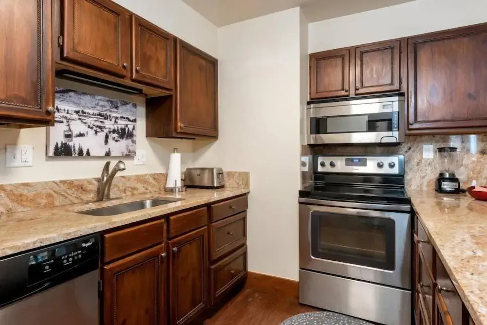 Modern 2 Bedroom Condo at the Base of Vail Mountain Next to Gondola One